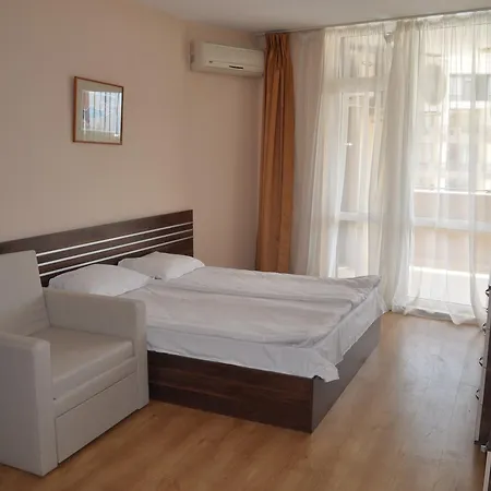 Luxor מלון דירות 3*
